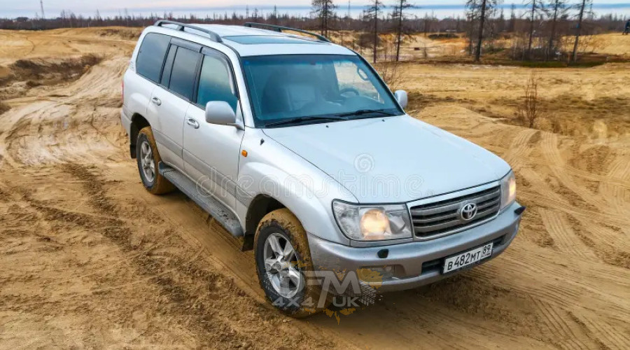 Unleashing the Dominance of the Toyota Land Cruiser 100 in Off-Road 4x4 Expeditions