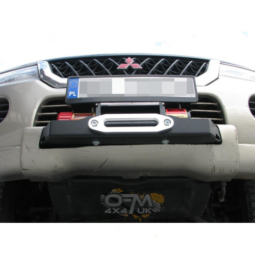 Fabryka 4x4 Winch Mounting Plate Mitsubishi Pajero Sport 2000–2008