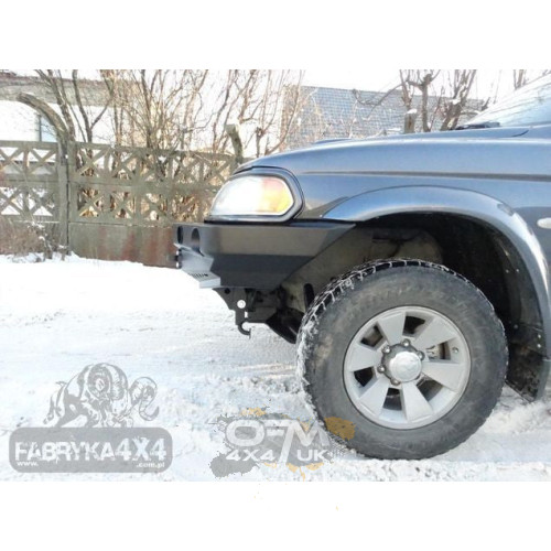 Fabryka 4x4 Front Bumper Mitsubishi Pajero Sport 2000–2008 Fabryka 4x4 Front Bumper Mitsubishi Pajero Sport 2000–2008