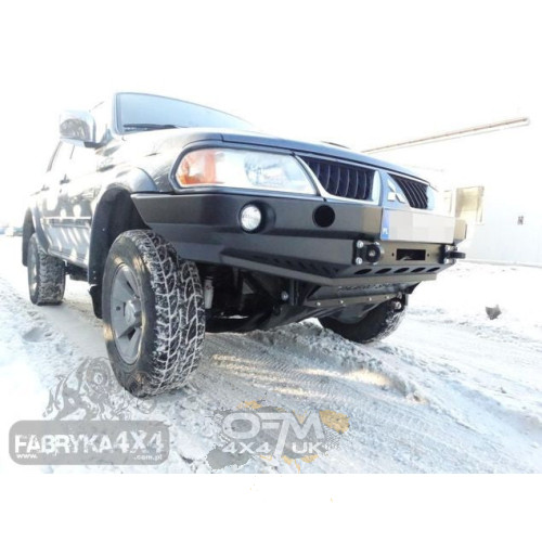 Fabryka 4x4 Front Bumper Mitsubishi Pajero Sport 2000–2008 Fabryka 4x4 Front Bumper Mitsubishi Pajero Sport 2000–2008