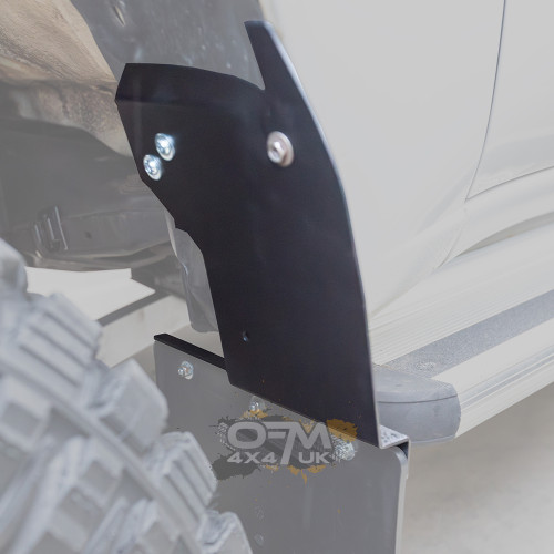 Superior Engineering Front Mudflap Bracket Kit Toyota Land Cruiser 105 Series OE to -12 Offset
