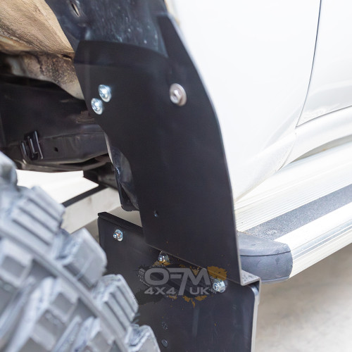 Superior Engineering Front Mudflap Bracket Kit Toyota Land Cruiser 105 Series OE to -12 Offset
