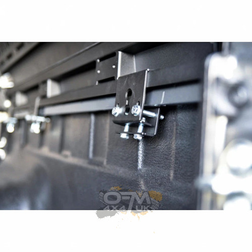 Aluminium Hardtop Toyota Hilux (2005-Onwards) – Fabryka 4x4