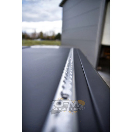 Aluminium Hardtop Toyota Hilux (2005-Onwards) – Fabryka 4x4